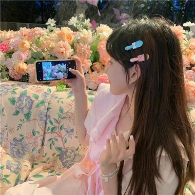 皇家项链海报